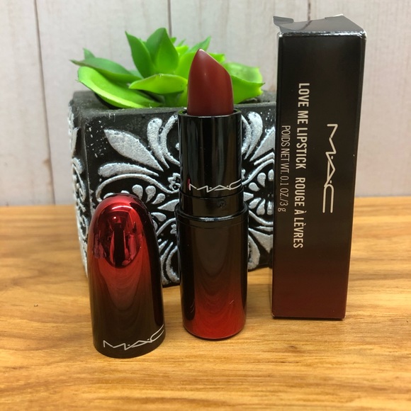 MAC Love Me Lipstick - Picture 2 of 16